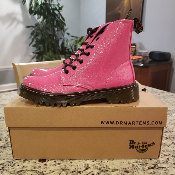 NEW Dr. Marten Luana Boot in Hot Pink Size 7US - Picture 4 of 8